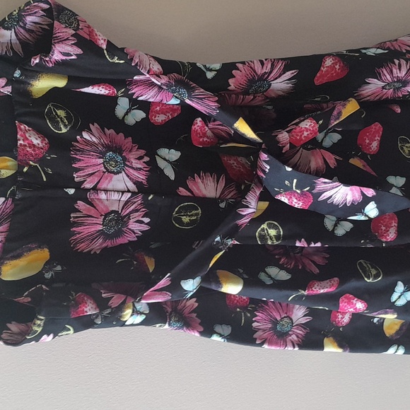 Ixia Pin-up Dress - Picture 3 of 4